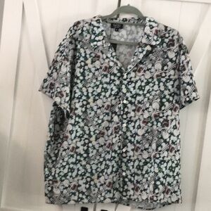 Man BooHoo Men’s Button Down Size Large NWT. Short Sleeve